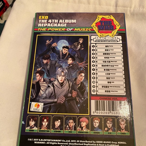 Exo kpop album with all inclusions - Picture 2 of 2
